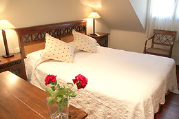 HOTEL VILLA MENCÍA