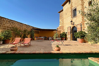 Una noche en Suite con desayuno para 2 en Castillo de Corvinos en Albero Alto (Huesca)