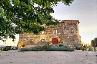 Una noche en Suite con desayuno para 2 en Castillo de Corvinos en Albero Alto (Huesca)