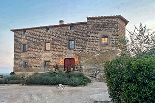 Una noche en Suite con desayuno para 2 en Castillo de Corvinos en Albero Alto (Huesca)