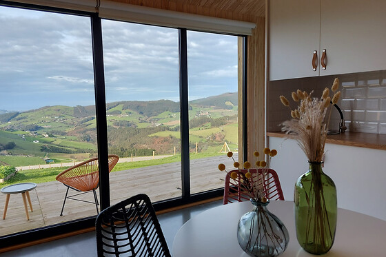 Una noche en cabaña para 2 adultos y 1 niño en Cabañas Huma en Vegadeo (Asturias)