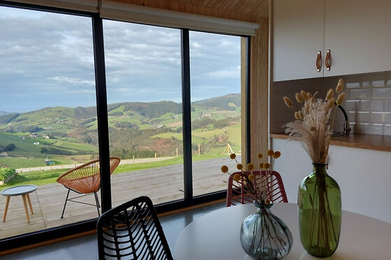 Una noche en cabaña para 2 adultos y 1 niño en Cabañas Huma en Vegadeo (Asturias)