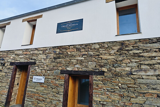 Una noche con desayuno para 2 en Hotel Triacastela** en Triacastela (Lugo)
