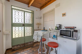 Una noche con experiencia bienestar y detalle de bienvenida para 2 en Apartamentos La Vega De Granada en Ambroz (Granada)