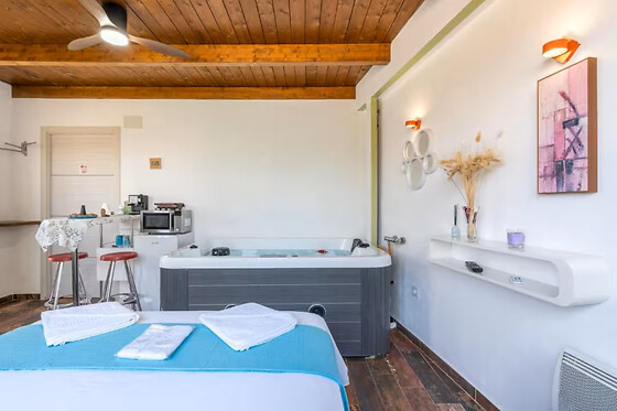 Una noche con experiencia bienestar y detalle de bienvenida para 2 en Apartamentos La Vega De Granada en Ambroz (Granada)