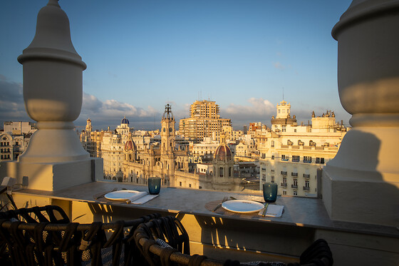 Una comida o cena gourmet para 2 en Restaurante Atenea Sky en Valencia