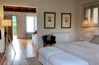 Una noche con desayuno para 2 en Hotel Masía La Palma en Espinavessa (Girona)