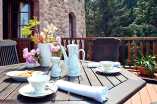 Una noche con desayuno para 2 en Hotel El Jardín de Carrejo*** en Cabezón de la Sal (Cantabria)