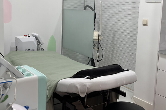 Un diseño de cejas masculino para 1 en Coconat Estética Integral en Guadalajara