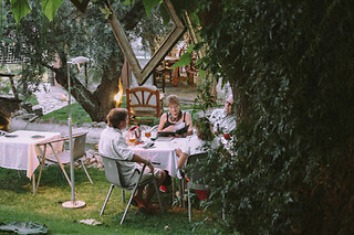 Una comida o cena para 2 en Alquería de los Lentos*** en Nigüelas  (Granada)