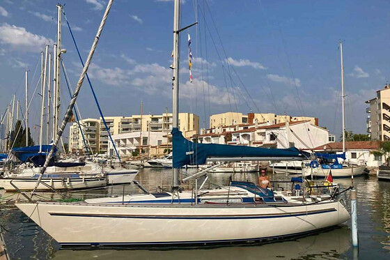 Una ruta en velero de 3 horas para 2 en Velero en Roses (Girona)