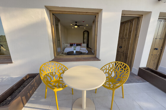 Una noche en habitación con bañera hidromasaje y desayuno para 2 en Alkalea Hospedería en Casas del Cerro (Albacete)
