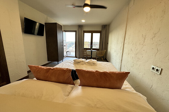 Una noche en habitación con bañera hidromasaje y desayuno para 2 en Alkalea Hospedería en Casas del Cerro (Albacete)