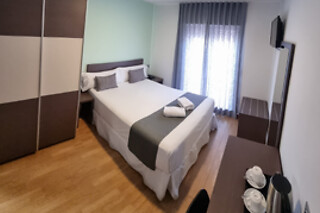 Una noche con desayuno para 2 en Clopy Rocamar*** en Benidorm (Alicante)