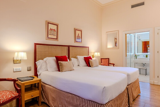 Una noche con desayuno para 2 en Casa Romana Hotel Boutique**** en Sevilla