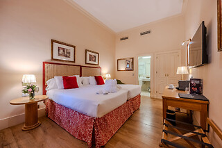 Una noche con desayuno para 2 en Casa Romana Hotel Boutique**** en Sevilla
