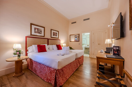 Una noche con desayuno para 2 en Casa Romana Hotel Boutique**** en Sevilla