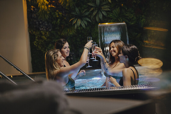 Un masaje craneal o podal para 2 en Oasis Spa Sevilla en Sevilla