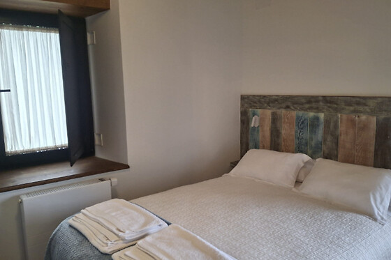 Una noche con desayuno para 2 en Casa Os Prados da Albela en Triacastela (Lugo)