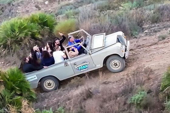 Un descenso en tirolina + ruta en Land Rover para 2 en Sunview Park en Alhaurín de la Torre (Málaga)