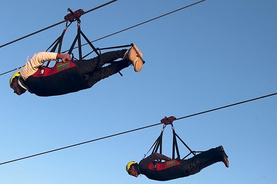 Un descenso en tirolina + ruta en Land Rover para 2 en Sunview Park en Alhaurín de la Torre (Málaga)