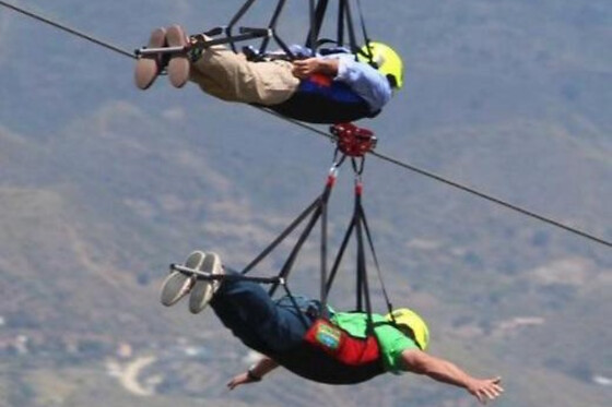 Un descenso en tirolina + ruta en Land Rover para 2 en Sunview Park en Alhaurín de la Torre (Málaga)