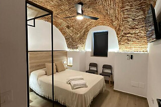 Dos noches en estudio con desayunos para 2 en Apartamento Turístico Entre Bóvedas en Cáceres