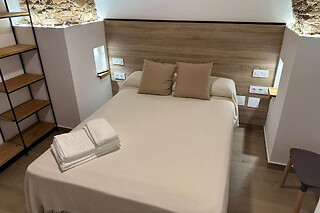 Dos noches en estudio con desayunos para 2 en Apartamento Turístico Entre Bóvedas en Cáceres