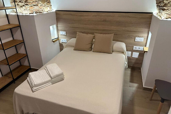 Dos noches en estudio con desayunos para 2 en Apartamento Turístico Entre Bóvedas en Cáceres