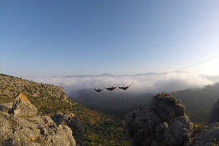 Un experiencia en hamacas suspendidas a 100 m de altura para 1 en Vive Aventura en Comares (Málaga)