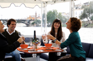 Paseo exclusivo en barco por el río Guadalquivir (Sevilla)
