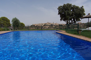 Una noche con desayuno para 2 adultos y 1 niño en Hotel Cigarral El Bosque***** en Toledo
