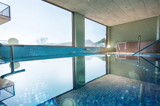 Una noche con desayuno y experiencia bienestar para 2 en Hotel Mas Solá**** en Santa Coloma de Farners (Girona)