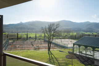 Una noche con desayuno y experiencia bienestar para 2 en Hotel Mas Solá**** en Santa Coloma de Farners (Girona)