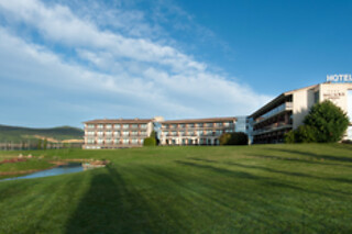 Una noche con desayuno y experiencia bienestar para 2 en Hotel Mas Solá**** en Santa Coloma de Farners (Girona)