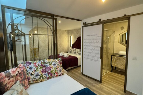 Una noche con desayuno para 2 en Ateneo Cuenca suites en Cuenca