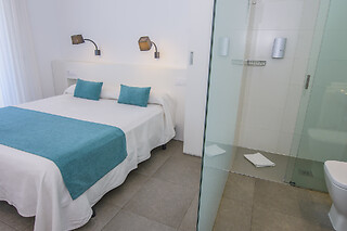 Dos noches en habitación doble estándar para 2 en Hostal La Isla en Carboneras (Almería)