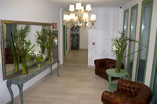 Una noche con desayuno y cena para 3 en Hotel Barrio Nuevo** en Lebrija (Sevilla)
