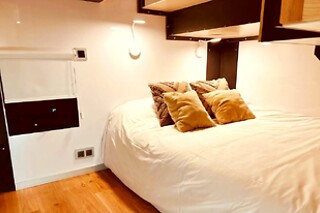 Dos noches en la casa flotante hasta 6 personas en Different Charter en Vigo (Pontevedra)
