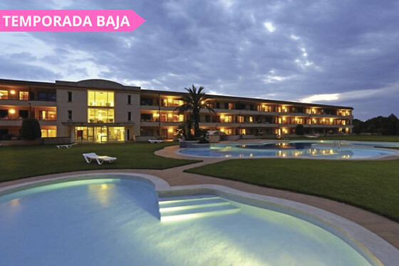 Una noche con desayuno para 2 y mascota en Aparthotel Golf Beach en Pals (Girona)