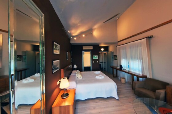 Una noche con desayuno y cena con espectáculo para 2 en Hotel Utopía Benalup**** en Benalup-Casas Viejas (Cádiz)