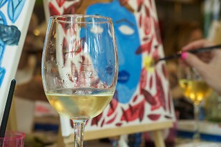 Una actividad Art & Wine para 2 en Art Wine by H e