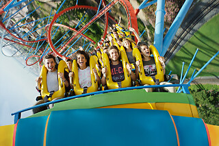 Especial Comunión: PortAventura 1 día 1 parque - 2 adultos 1 niño