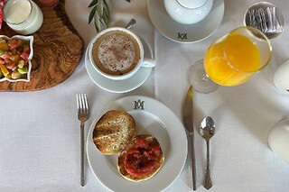 Una noche con desayuno y cena para 2 en Hotel Molino del Arco**** en Ronda (Málaga)
