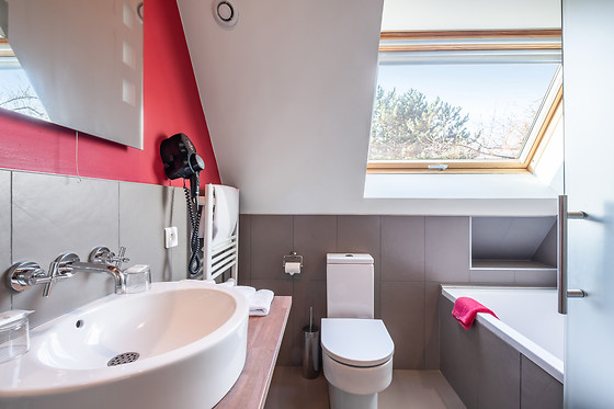 Hotel The Originals La Ferme Blanche Lille Nord - photo 2
