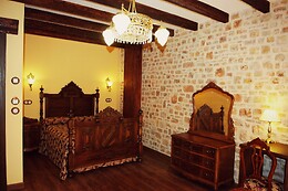 HOSPEDERIA BODAS DE CAMACHO Y LA CASA DE BASILIO EL POBRE