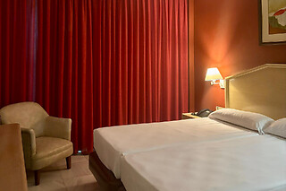 Una noche con desayuno y acceso al circuito termal para 2 en Del Mar Hotel & Spa en El Puerto de Santa María (Cádiz)