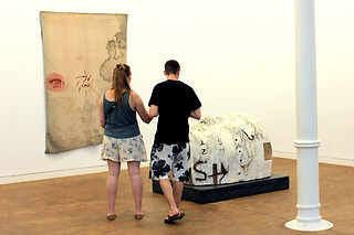 Dos entradas al Museu Tapies para 2 con Travels Crack en Barcelona