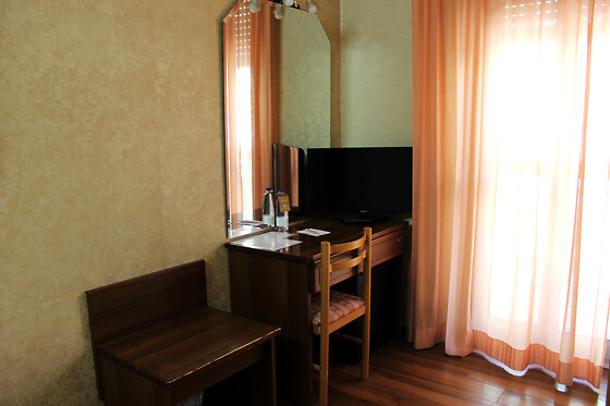 Phi Hotel Ambra - photo 1