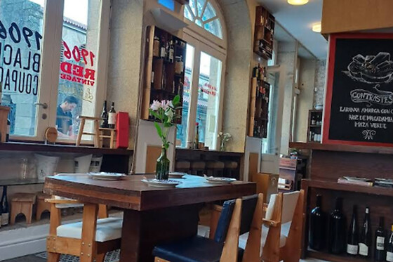 Una comida a una cena gourmet para 2 en Café de Altamira en Santiago de Compostela (A Coruña)